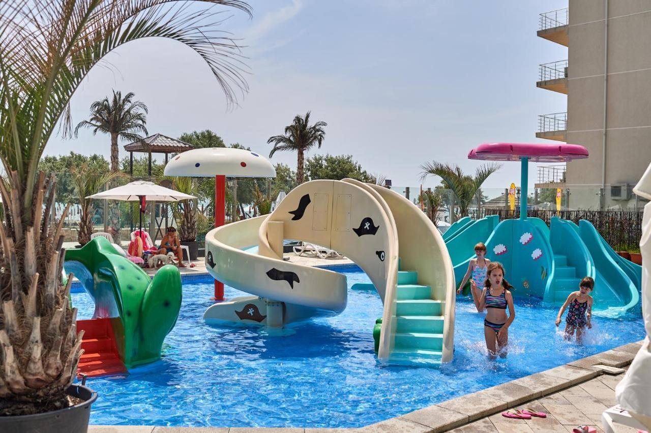 Dava Aparthotel Pool & Spa Mamaia Nord Navodari Exterior photo