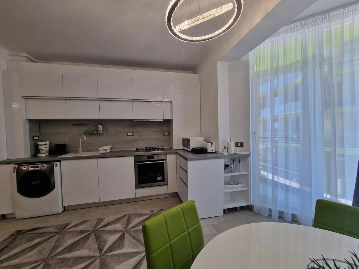 Dava Aparthotel Pool & Spa Mamaia Nord Navodari Exterior photo